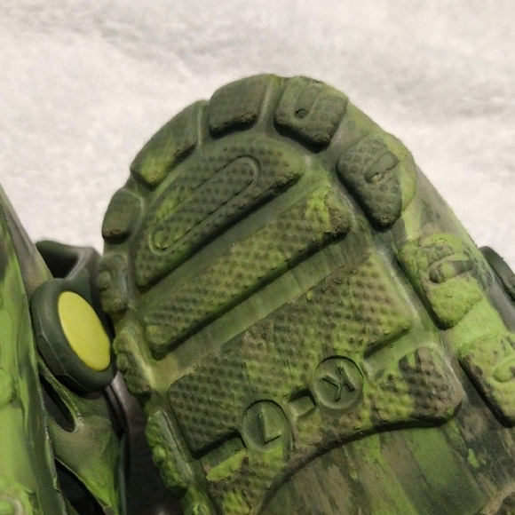 Kids Soft And Fun Green Monster Clogs - Picture 3 of 4